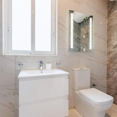 Apartment Sliema A28 - 5 Mins Walk To Valletta Ferry - Shopping Mall And Bay Sleeps 7 By Quicktrips