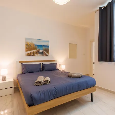 Sliema A28 - 5 Mins Walk To Valletta Ferry - Shopping Mall And Bay Sleeps 7 By Quicktrips Apartment *