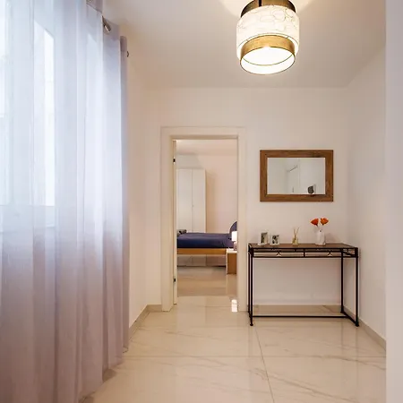 Lejlighed Sliema A28 - 5 Mins Walk To Valletta Ferry - Shopping Mall And Bay Sleeps 8 By Quicktrips
