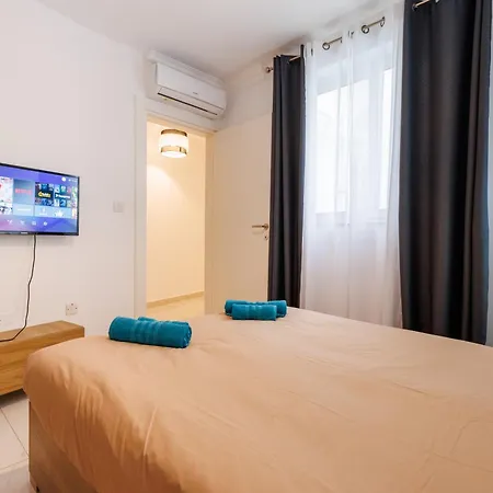 Sliema A28 - 5 Mins Walk To Valletta Ferry - Shopping Mall And Bay Sleeps 7 By Quicktrips Daire *