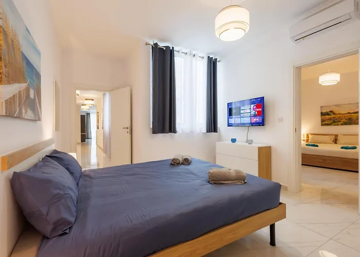 Lejlighed Sliema A28 - 5 Mins Walk To Valletta Ferry - Shopping Mall And Bay Sleeps 8 By Quicktrips *