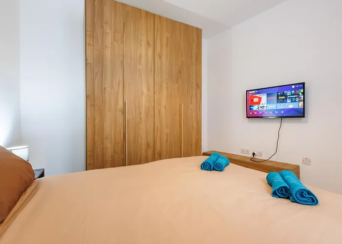 Lejlighed Sliema A28 - 5 Mins Walk To Valletta Ferry - Shopping Mall And Bay Sleeps 8 By Quicktrips