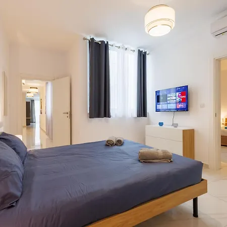 Daire Sliema A28 - 5 Mins Walk To Valletta Ferry - Shopping Mall And Bay Sleeps 8 By Quicktrips *