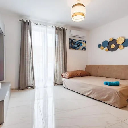 Sliema A28 - 5 Mins Walk To Valletta Ferry - Shopping Mall And Bay Sleeps 7 By Quicktrips Gzira