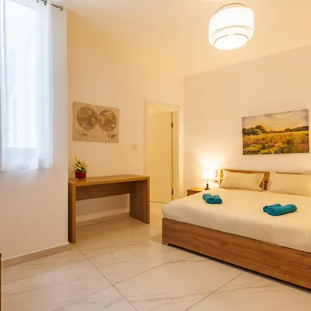 Appartement Sliema A28 - 5 Mins Walk To Valletta Ferry - Shopping Mall And Bay Sleeps 8 By Quicktrips Gzira