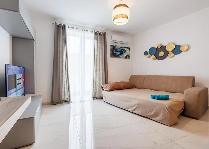 Sliema A28 - 5 Mins Walk To Valletta Ferry - Shopping Mall And Bay Sleeps 8 By Quicktrips Gzira
