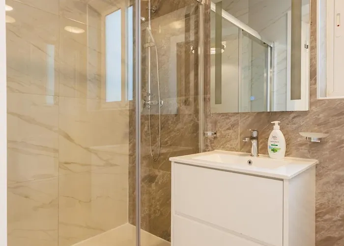 Sliema A28 - 5 Mins Walk To Valletta Ferry - Shopping Mall And Bay Sleeps 8 By Quicktrips Daire