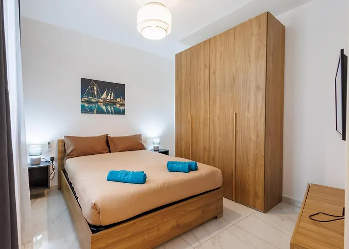 Sliema A28 - 5 Mins Walk To Valletta Ferry - Shopping Mall And Bay Sleeps 8 By Quicktrips Daire Gzira