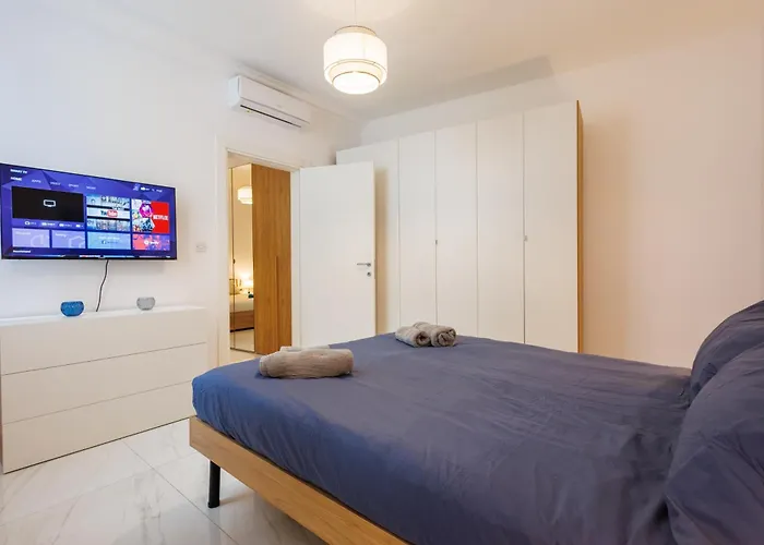 Sliema A28 - 5 Mins Walk To Valletta Ferry - Shopping Mall And Bay Sleeps 8 By Quicktrips Appartement *