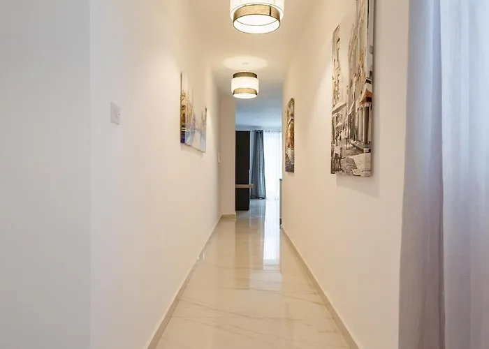 Appartement Sliema A28 - 5 Mins Walk To Valletta Ferry - Shopping Mall And Bay Sleeps 8 By Quicktrips *